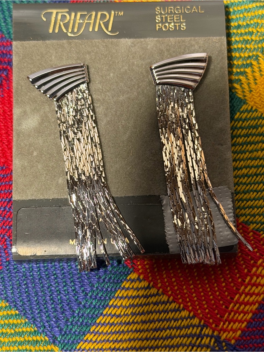 Vintage Trifari Silver Fringe Art Deco Earrings - Picture 3 of 4